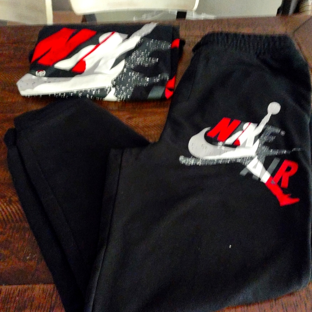 Nike Air Jumpman shirt and swearpants